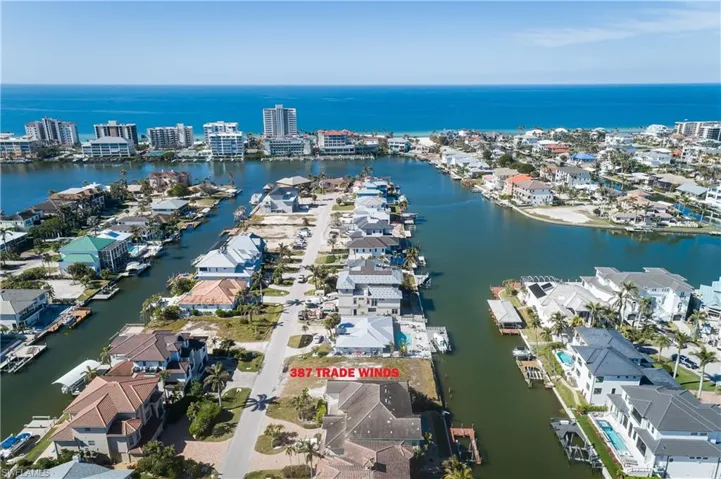 387 Trade Winds Ave, Naples, Florida 34108