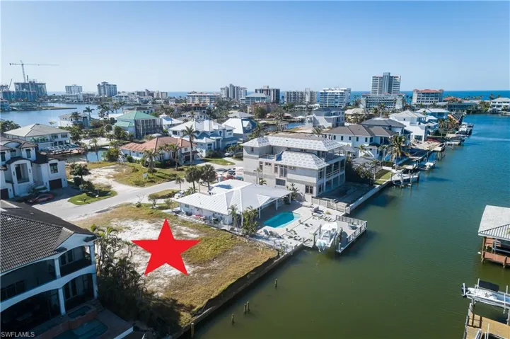 387 Trade Winds Ave, Naples, Florida 34108