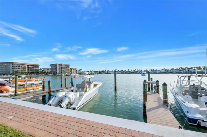 Dock
