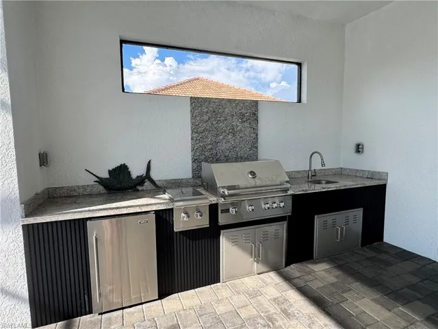Outdoor Kitchen
