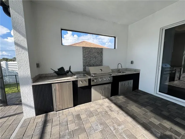 Outdoor Kitchen