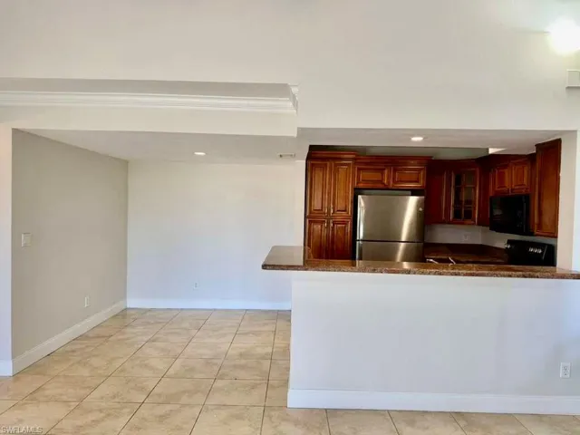 169 Santa Clara Dr 11, Naples, Florida 34104