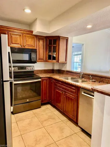 169 Santa Clara Dr 11, Naples, Florida 34104