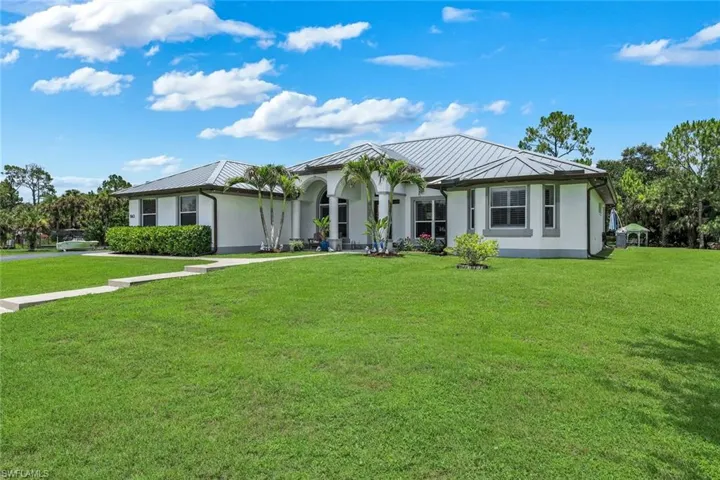 1160 13th St Sw, Naples, Florida 34117