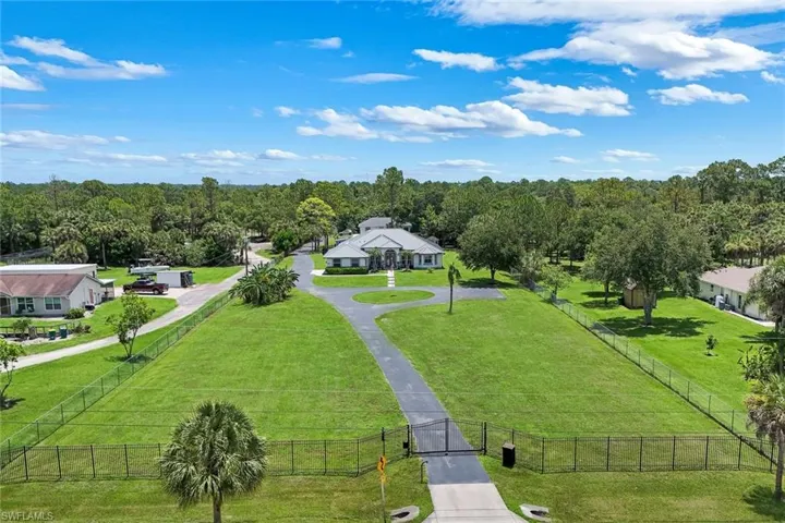 1160 13th St Sw, Naples, Florida 34117