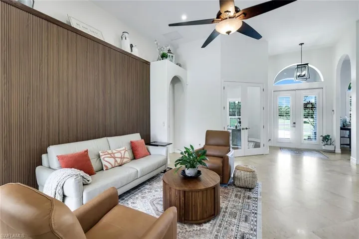 1160 13th St Sw, Naples, Florida 34117