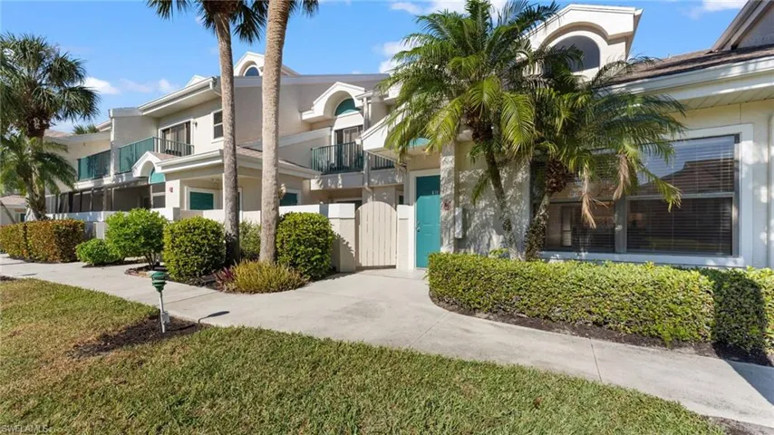 70  Emerald Woods  DR, Naples, FL 34108
