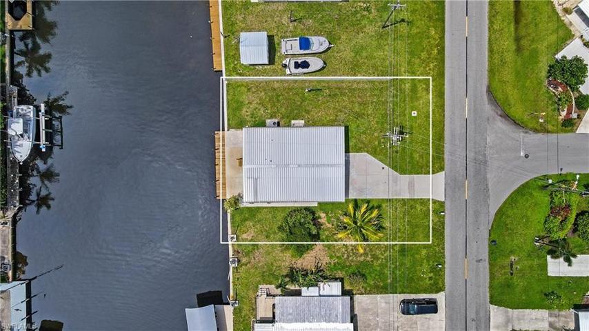 Aerial w/structure