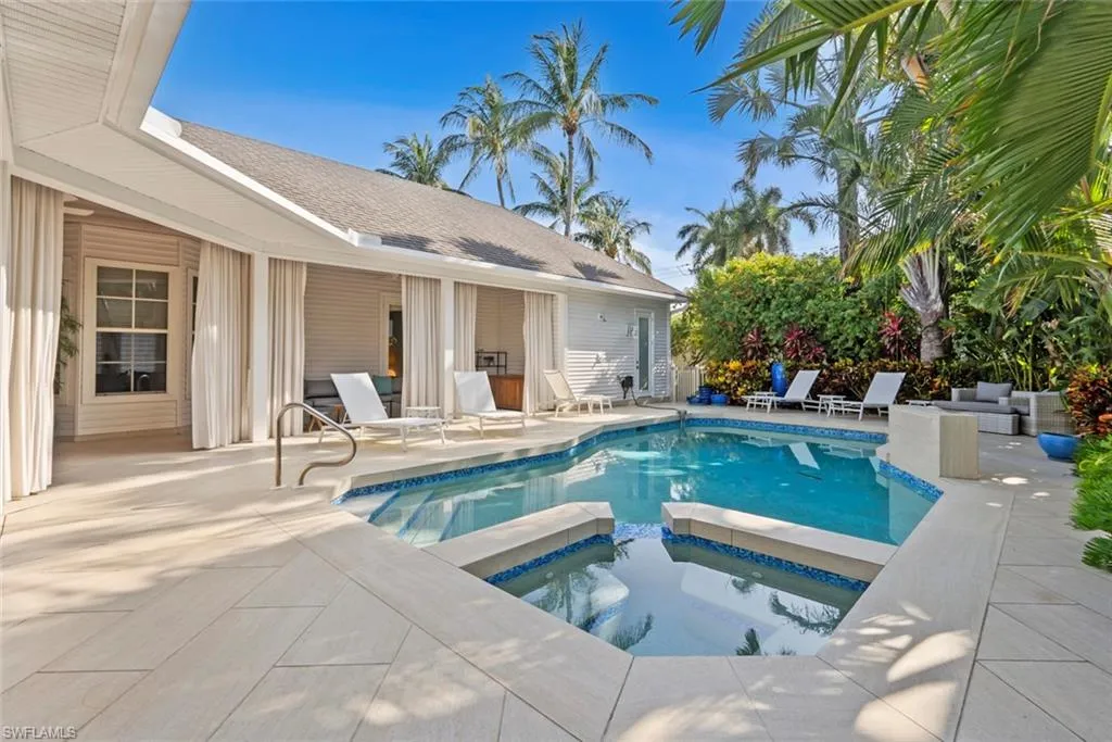 687 9th AVE, Naples, FL 34102,225051572
