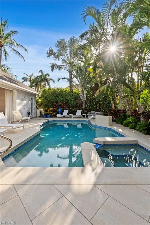 687 9th AVE, Naples, FL 34102,225051572