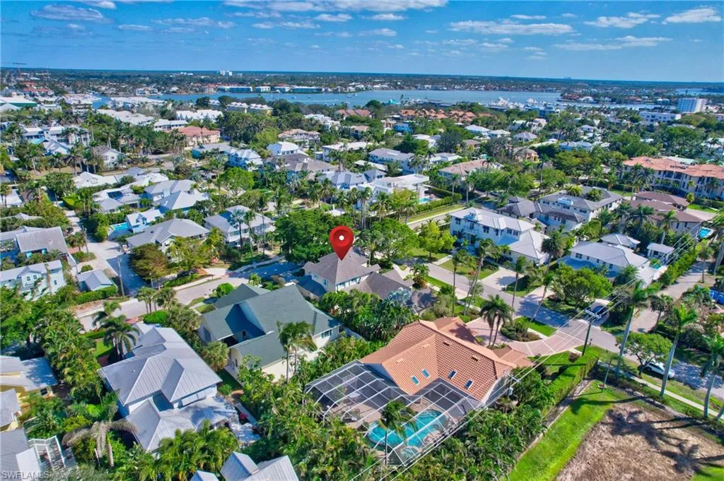 687 9th AVE, Naples, FL 34102,225051572