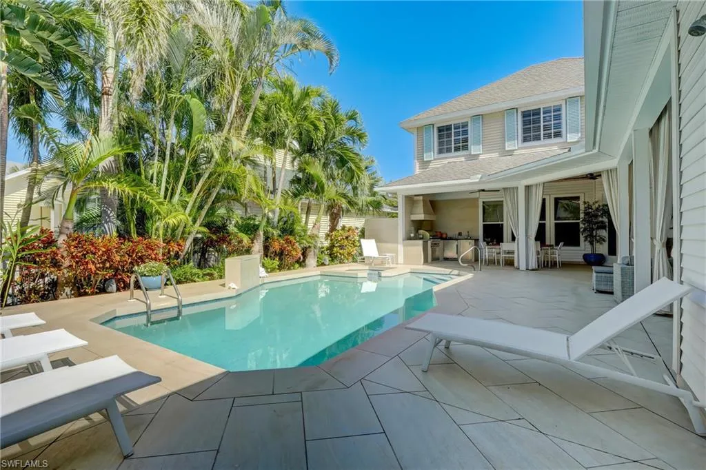 687 9th AVE, Naples, FL 34102,225051572