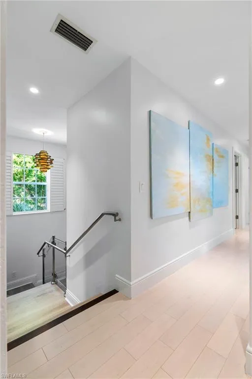 687 9th AVE, Naples, FL 34102,225051572