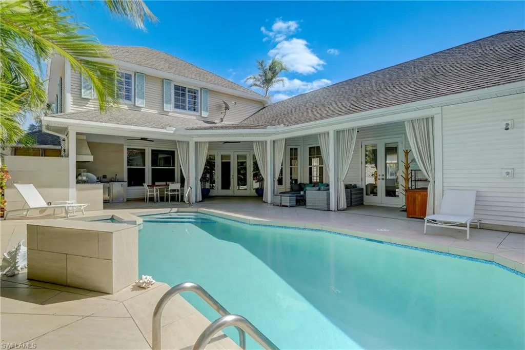 687 9th AVE, Naples, FL 34102,225051572