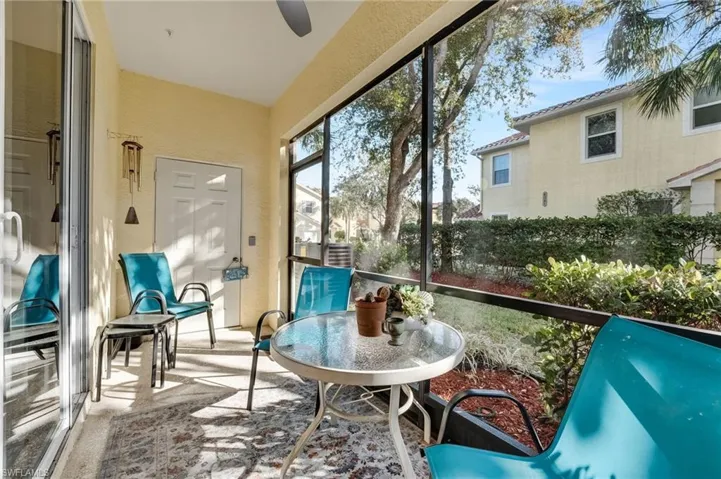 Sunroom with ceiling fan