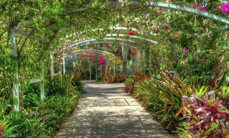 8540  Mystic Greens  WAY, Naples, FL 34113