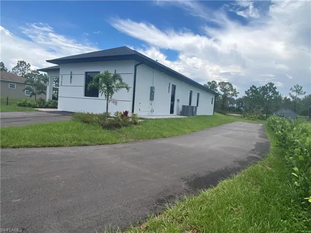 4147 64th Ave Ne, Naples, Florida 34120