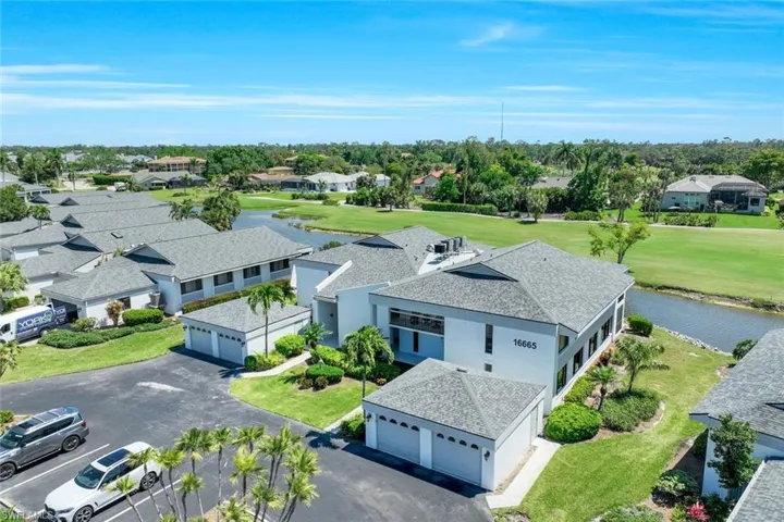 Single Car Garage Comes with this Beautiful Unit