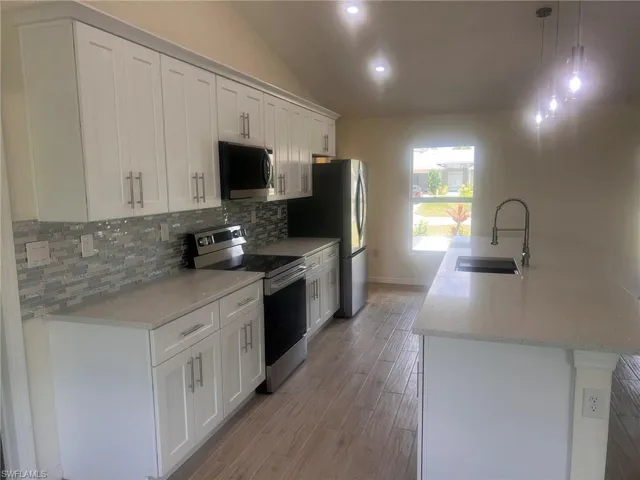 3512 Ne 17th Pl, Cape Coral, Florida 33909