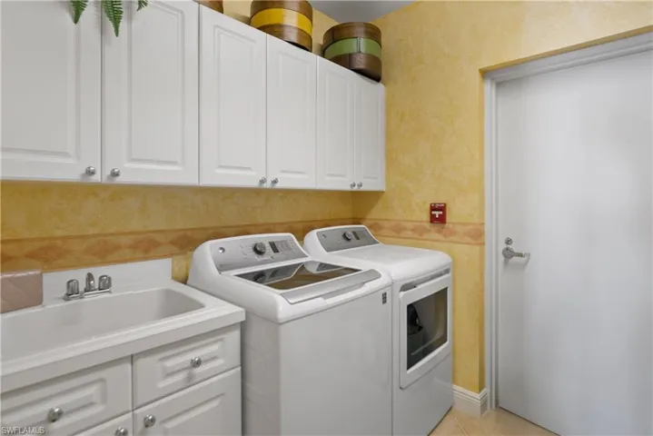 Laundry in unit