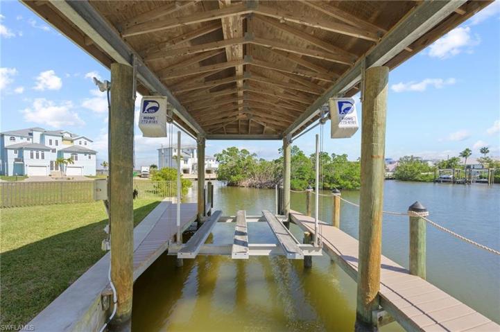 10,000 lb. boat lift