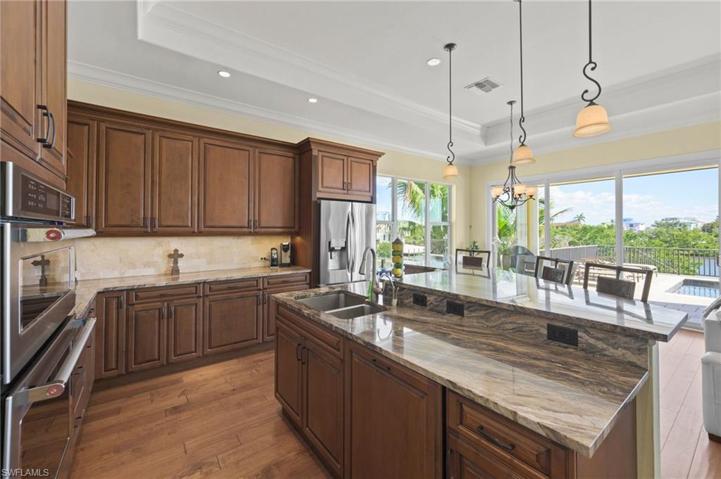 Lots of Cabinet Space