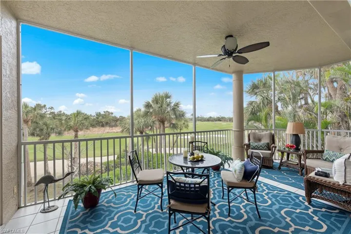Sunroom with ceiling fan