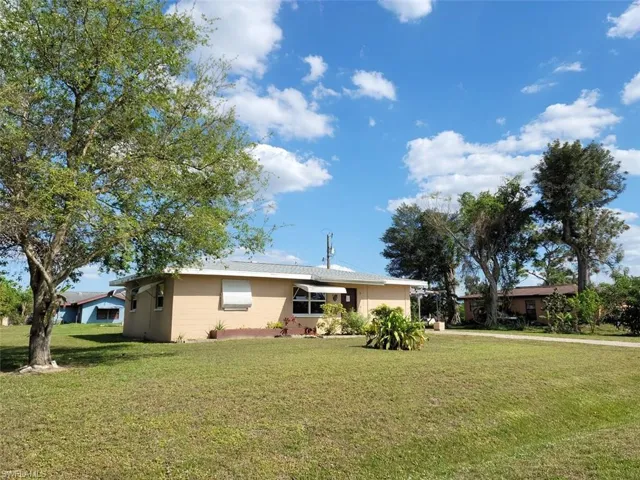 114  Florida  RD, Lehigh Acres, FL 33936
