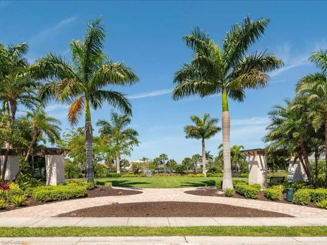 7225 Wilton Dr, Naples, Florida 34109