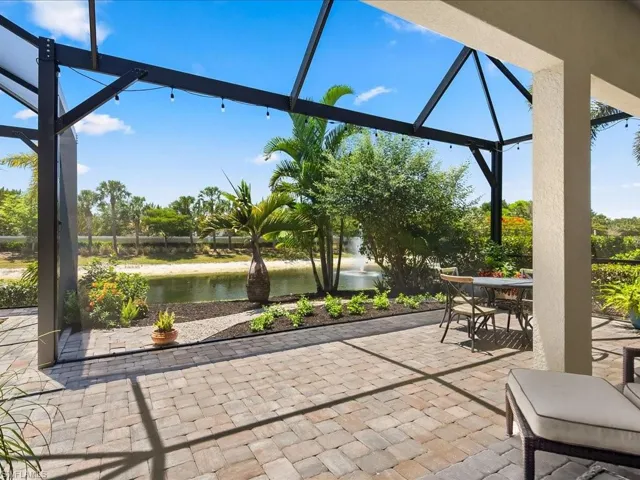 7225 Wilton Dr, Naples, Florida 34109