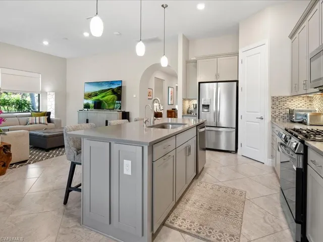 7225  Wilton  DR, Naples, FL 34109