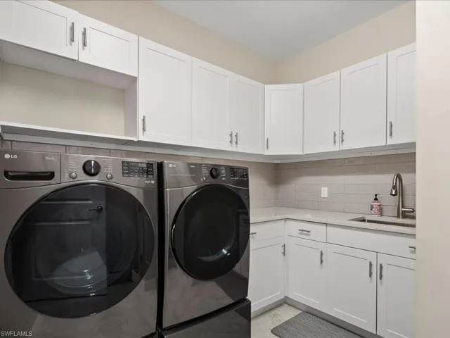 7225 Wilton Dr, Naples, Florida 34109