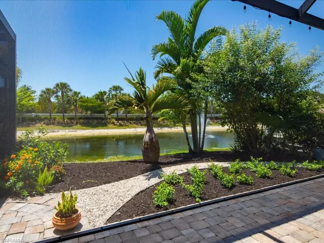 7225 Wilton Dr, Naples, Florida 34109