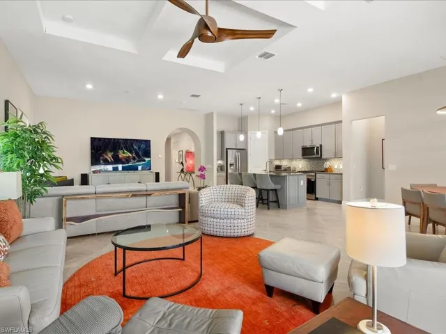 7225 Wilton Dr, Naples, Florida 34109