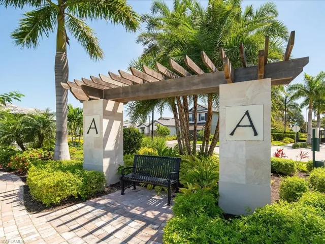 7225 Wilton Dr, Naples, Florida 34109
