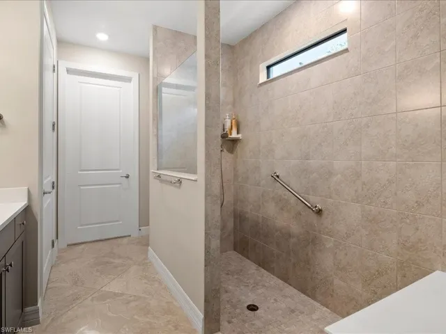 7225  Wilton  DR, Naples, FL 34109
