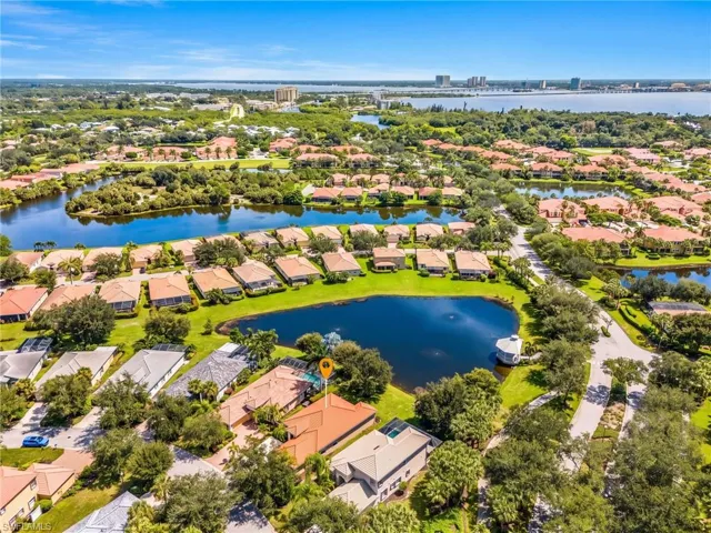 no backyard neighbors...just lake and yard