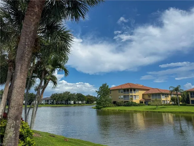 2296 Island Cove Cir, Naples, Florida 34109