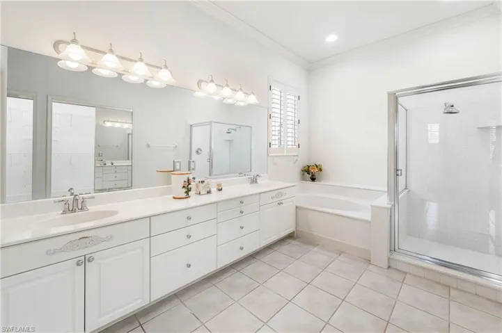 2296  Island Cove  CIR, Naples, FL 34109