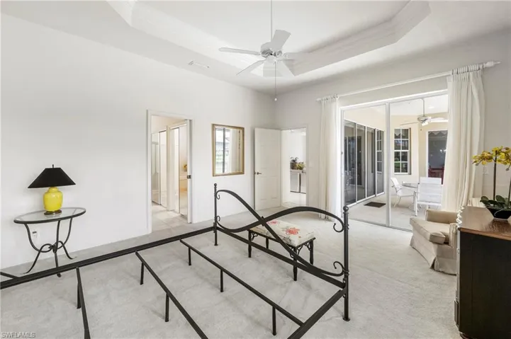 2296 Island Cove Cir, Naples, Florida 34109