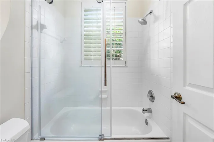2296  Island Cove  CIR, Naples, FL 34109