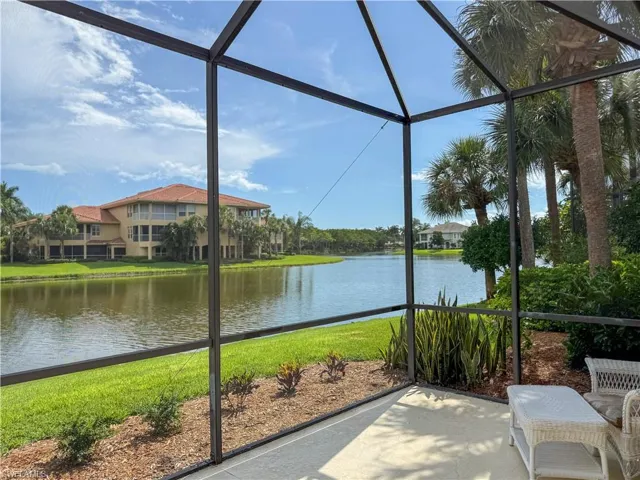 2296 Island Cove Cir, Naples, Florida 34109