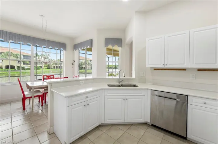 2296 Island Cove Cir, Naples, Florida 34109