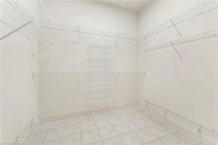 2296  Island Cove  CIR, Naples, FL 34109
