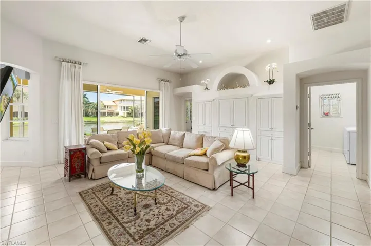2296 Island Cove Cir, Naples, Florida 34109