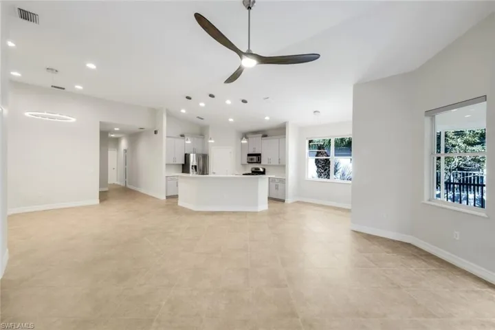 2040 Tarpon Bay Dr N 201, Naples, Florida 34119
