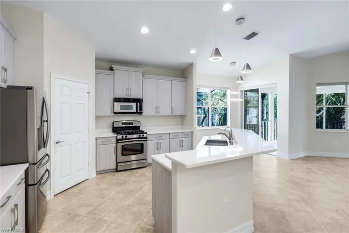 2040 Tarpon Bay Dr N 201, Naples, Florida 34119