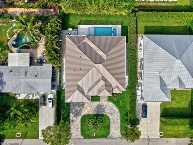 1343 12th St N, Naples, Florida 34102
