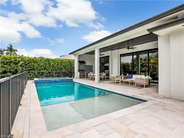 1343 12th St N, Naples, Florida 34102