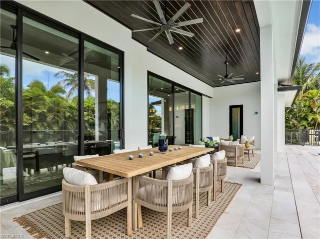 1343 12th St N, Naples, Florida 34102